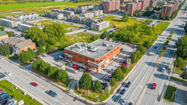 860 Boul. St-René O. 205