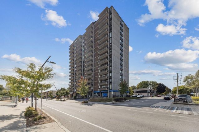295 Boul. St-Joseph 1107