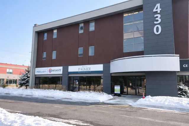 430 Boul. de l'Hôpital 101