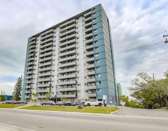 680 Boul. St-Joseph 1607