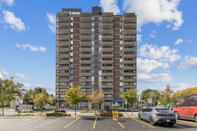 295 Boul. St-Joseph 1107