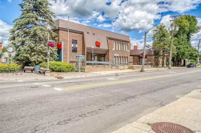 107-111 Rue Maclaren E. 