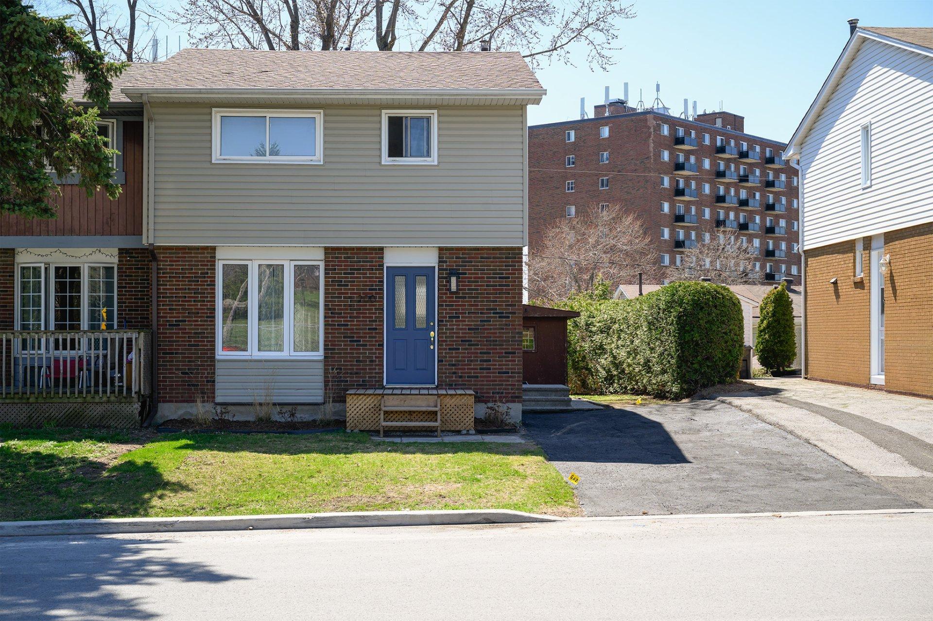 200 Rue Bourgeau S. 